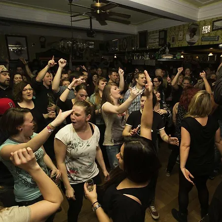 Hajo's Germania & Irish Pub * 로데스하임암라인