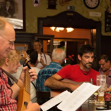 Hajo's Germania & Irish Pub Domek letniskowy Rüdesheim nad Renem