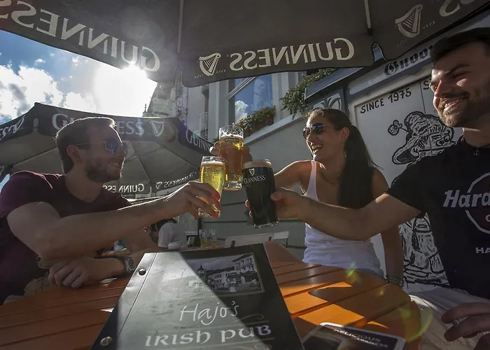 Hajo's Germania & Irish Pub Lodge *